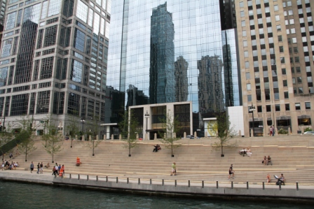 Along the Chicago River 